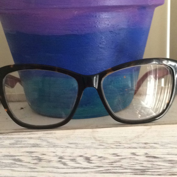 Tortoise shell frame glasses 👓 - Picture 3 of 3